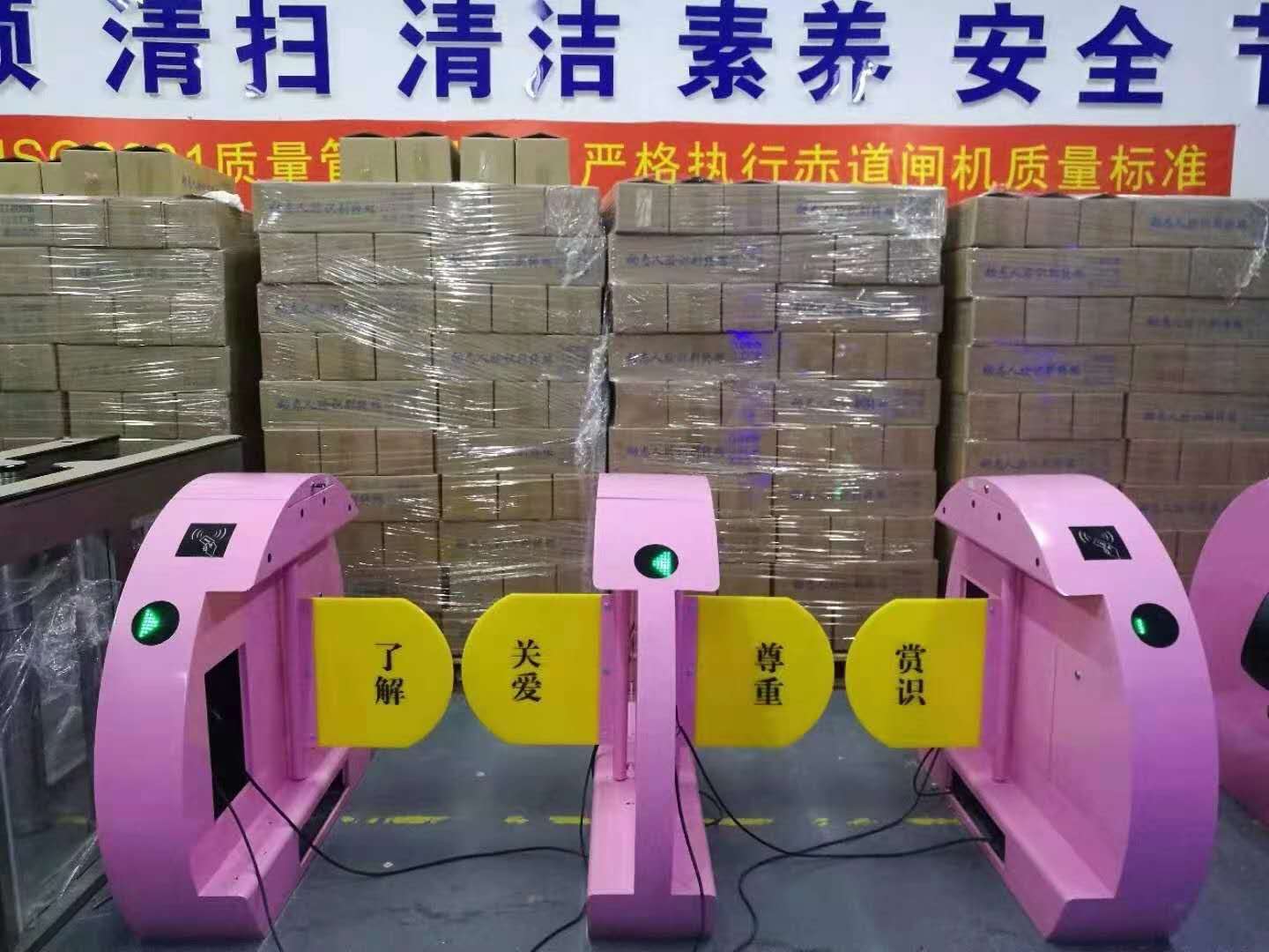 幼兒園人臉識(shí)別無感考勤機(jī)